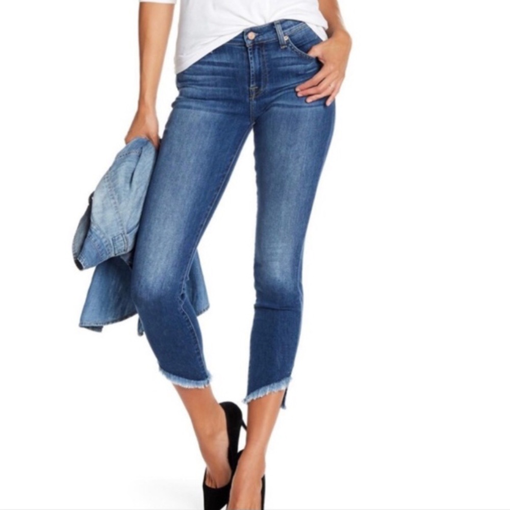 7FAM Ankle Gwenevere Frayed Jeans Sz 29 EUC